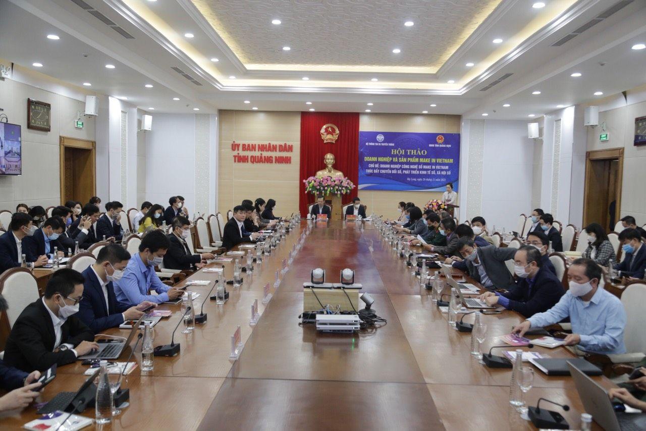 Đại diện NextX trình bày tham luận tại Hội thảo Doanh nghiệp công nghệ số Make in Vietnam của Bộ TT&TT